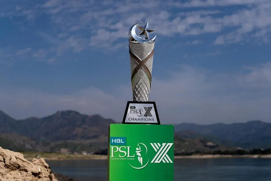 PSL 2025 Trophy Luminara